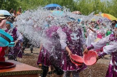 泼水节表情包图片大全 泼水节表情包图片大全