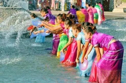 泼水节表情包图片大全 泼水节表情包图片大全