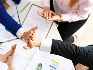 抖音与饿了么达成本地生活服务合作 用户在线点单即时配送