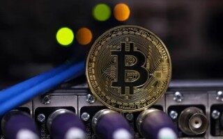 五年前，2万元比特币现在据说值7万元。杭州人为此提起了诉讼。