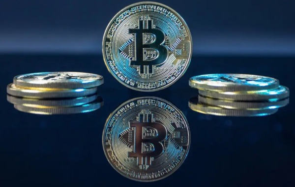 0.04比特币等于多少人民币_比特币的历史价格表
